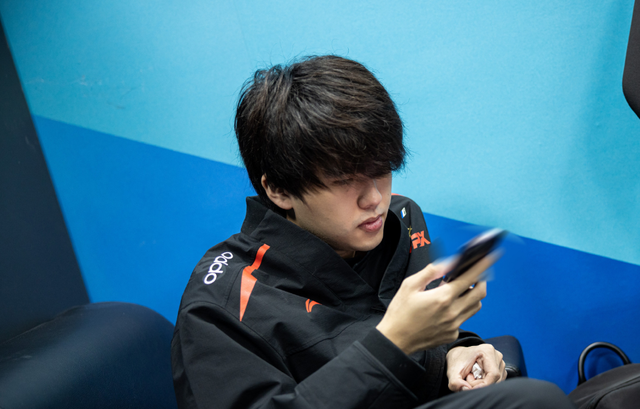 开云体育直播内容-莎拉波娃遭遇七持续失利，FPX教练压力巨大！-开云体育直播内容